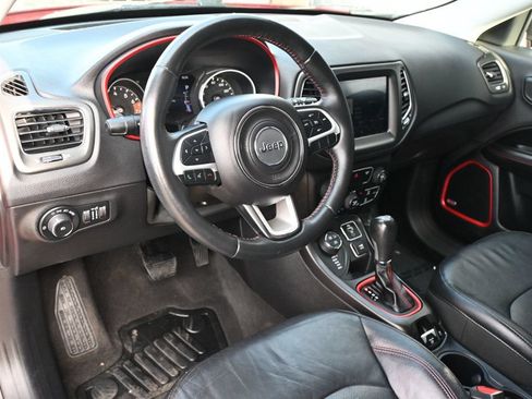 Used 2017 Jeep Compass Trailhawk w/ Leather Interior Group AWD/4WD image 9