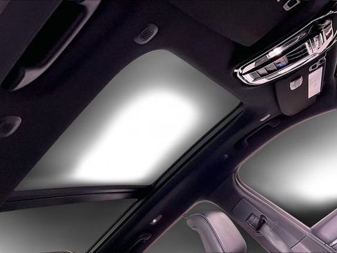 Used 2022 Jeep Grand Cherokee Overland w/ Luxury Tech Group IV image 22