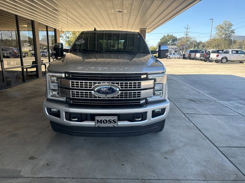 Used 2019 Ford F250 Platinum w/ Platinum Ultimate Package image 2