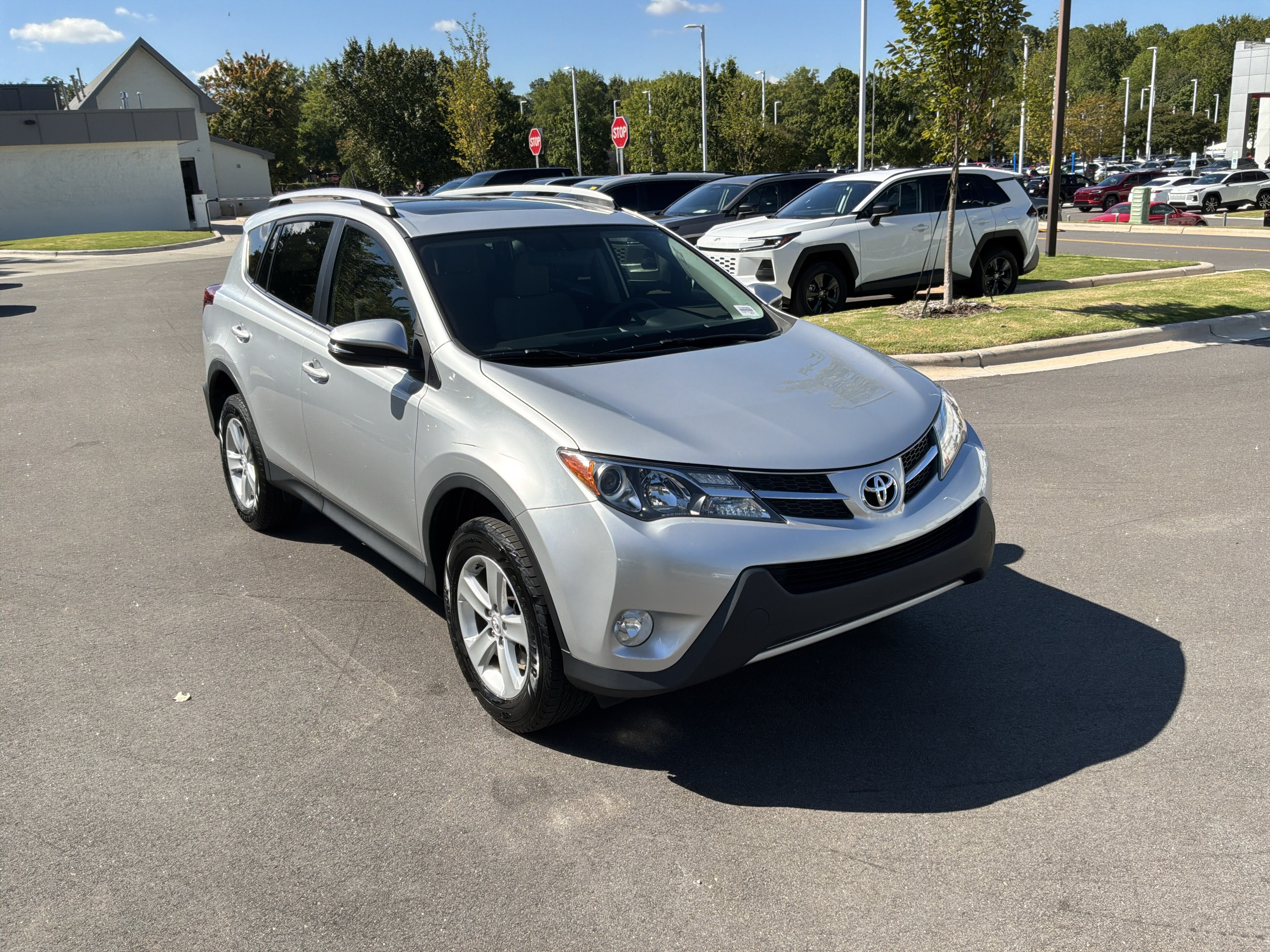 Used 2014 Toyota RAV4 XLE FWD image 2