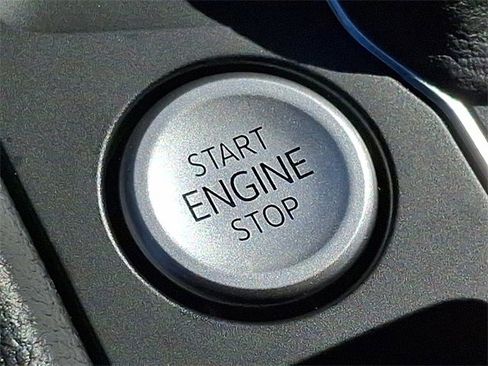 Used 2023 Volkswagen Atlas SE image 22