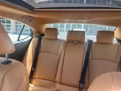 Used 2022 Lexus ES 350 w/ Premium Package FWD image 9