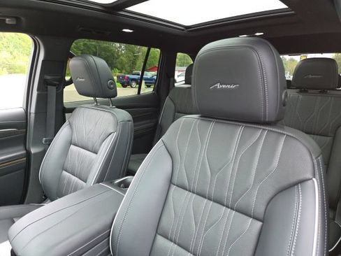 Used 2025 Buick Enclave Avenir w/ Super Cruise Package AWD/4WD image 27