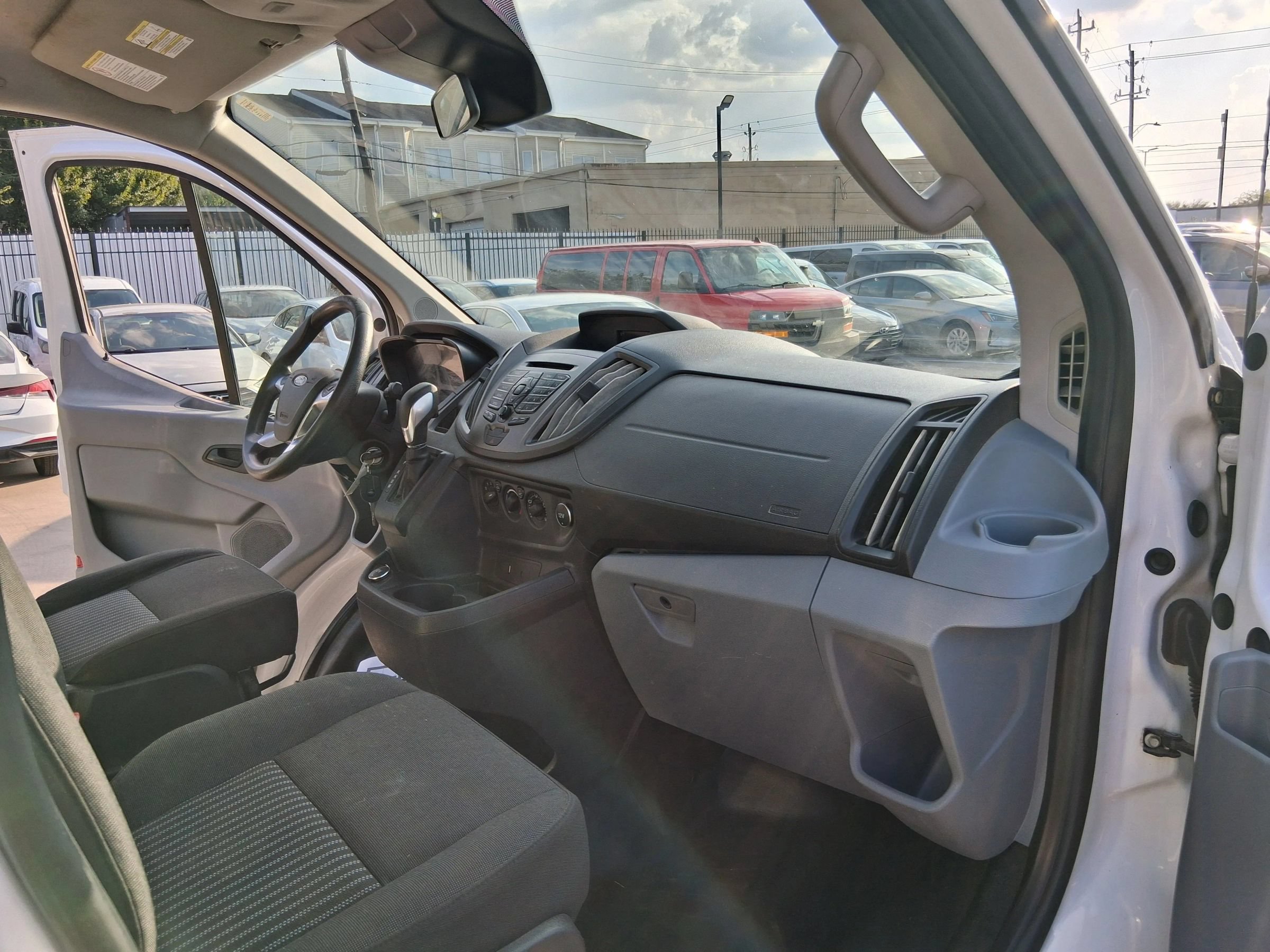 Used 2019 Ford Transit 250 130 Low Roof RWD image 37