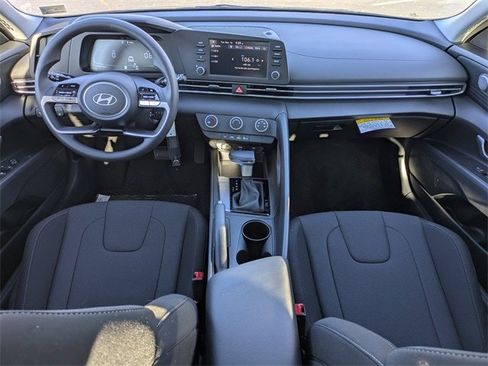 New 2026 Hyundai Elantra SE image 14