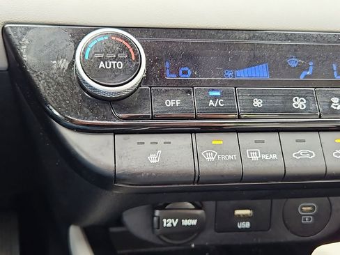 Used 2024 Hyundai Elantra Limited image 20