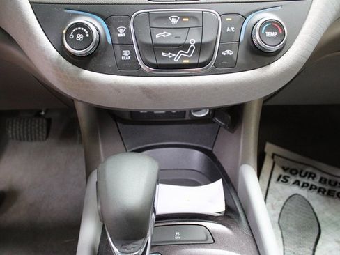 Used 2021 Chevrolet Malibu LS image 15