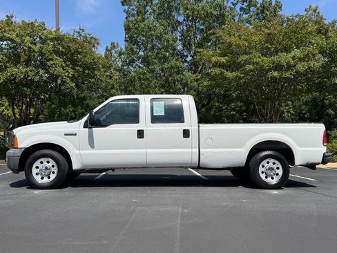 Used 2005 Ford F250 Lariat image 2