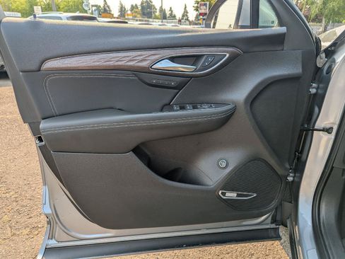 Used 2023 Buick Envision Avenir AWD/4WD image 10