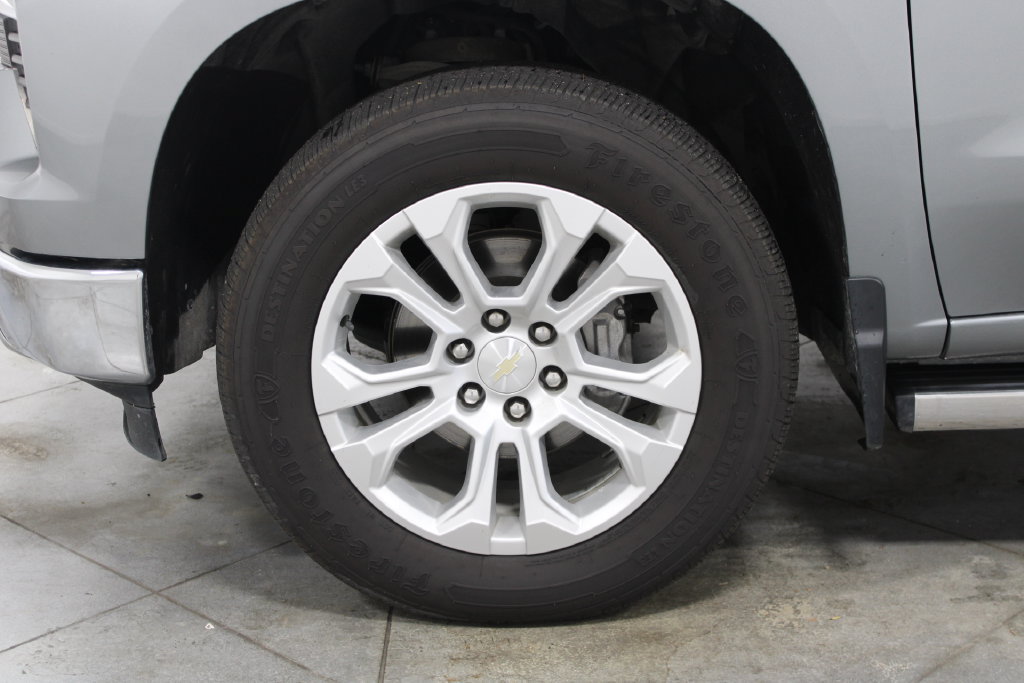 Used 2023 Chevrolet Silverado 1500 LTZ AWD/4WD image 19