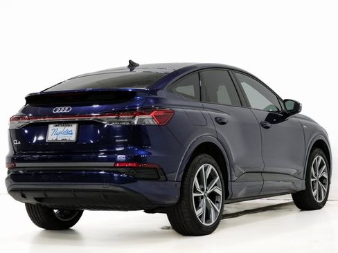 Used 2023 Audi Q4 e-tron Premium Plus w/ Premium Plus image 7