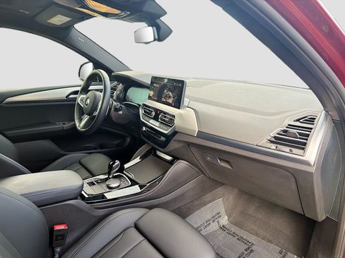 Certified 2025 BMW X4 xDrive30i w/ Premium Package image 15