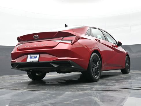 Used 2021 Hyundai Elantra SEL w/ Convenience Package image 42