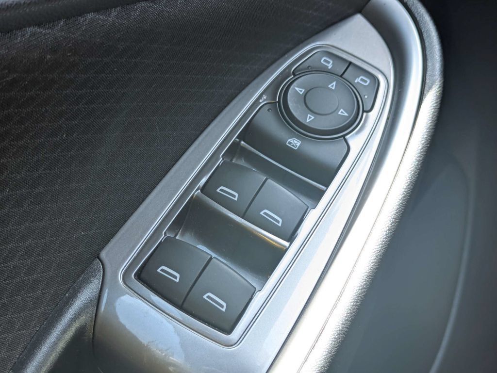 Used 2022 Chevrolet Malibu RS FWD image 23