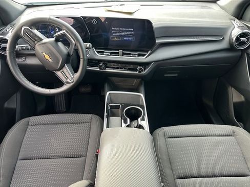 Used 2025 Chevrolet Equinox LT w/ Safety and Technology Package image 18