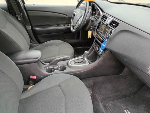 Used 2011 Chrysler 200 Touring image 9