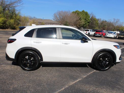 New 2026 Honda HR-V Sport image 3