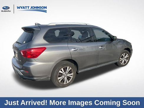 Used 2019 Nissan Pathfinder SV image 5
