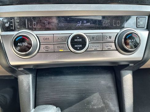Used 2016 Subaru Outback 2.5i Limited AWD/4WD image 19