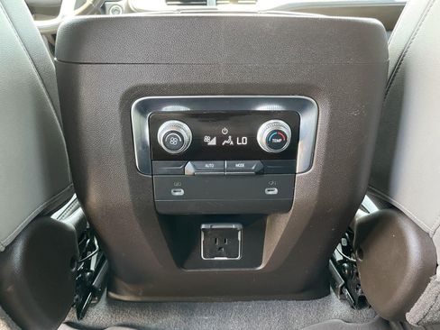 Used 2021 GMC Yukon SLT RWD image 43