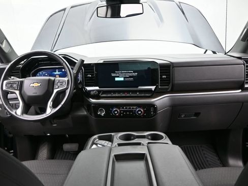 Used 2022 Chevrolet Silverado 1500 LT AWD/4WD image 29