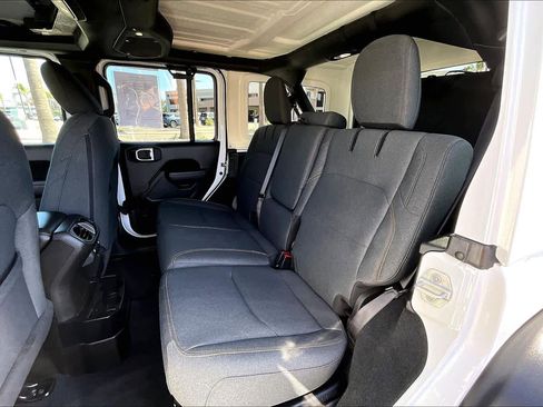 Used 2024 Jeep Wrangler Unlimited AWD/4WD image 18