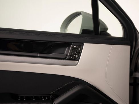 New 2026 Porsche Cayenne S image 13