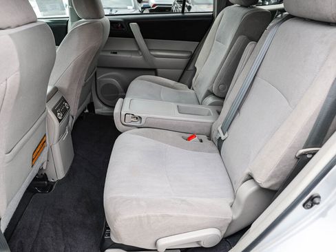 Used 2011 Toyota Highlander 2WD image 7