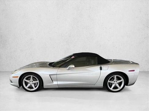 Used 2012 Chevrolet Corvette Convertible RWD image 9