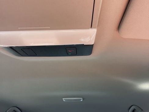 Used 2025 Nissan Altima 2.5 SV image 8