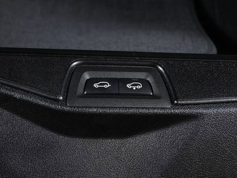 Certified 2024 BMW X5 xDrive50e w/ Premium Package image 39