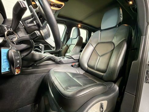 Used 2018 Porsche Cayenne image 5