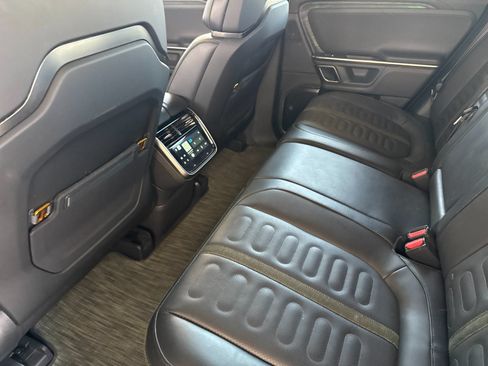 Used 2024 Rivian R1T Adventure AWD/4WD image 12