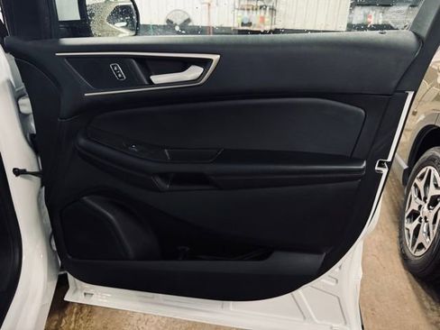 Used 2024 Ford Edge SEL image 14