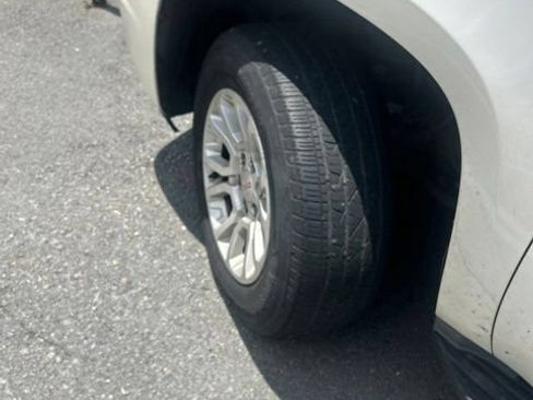 Used 2011 GMC Yukon SLT RWD image 4