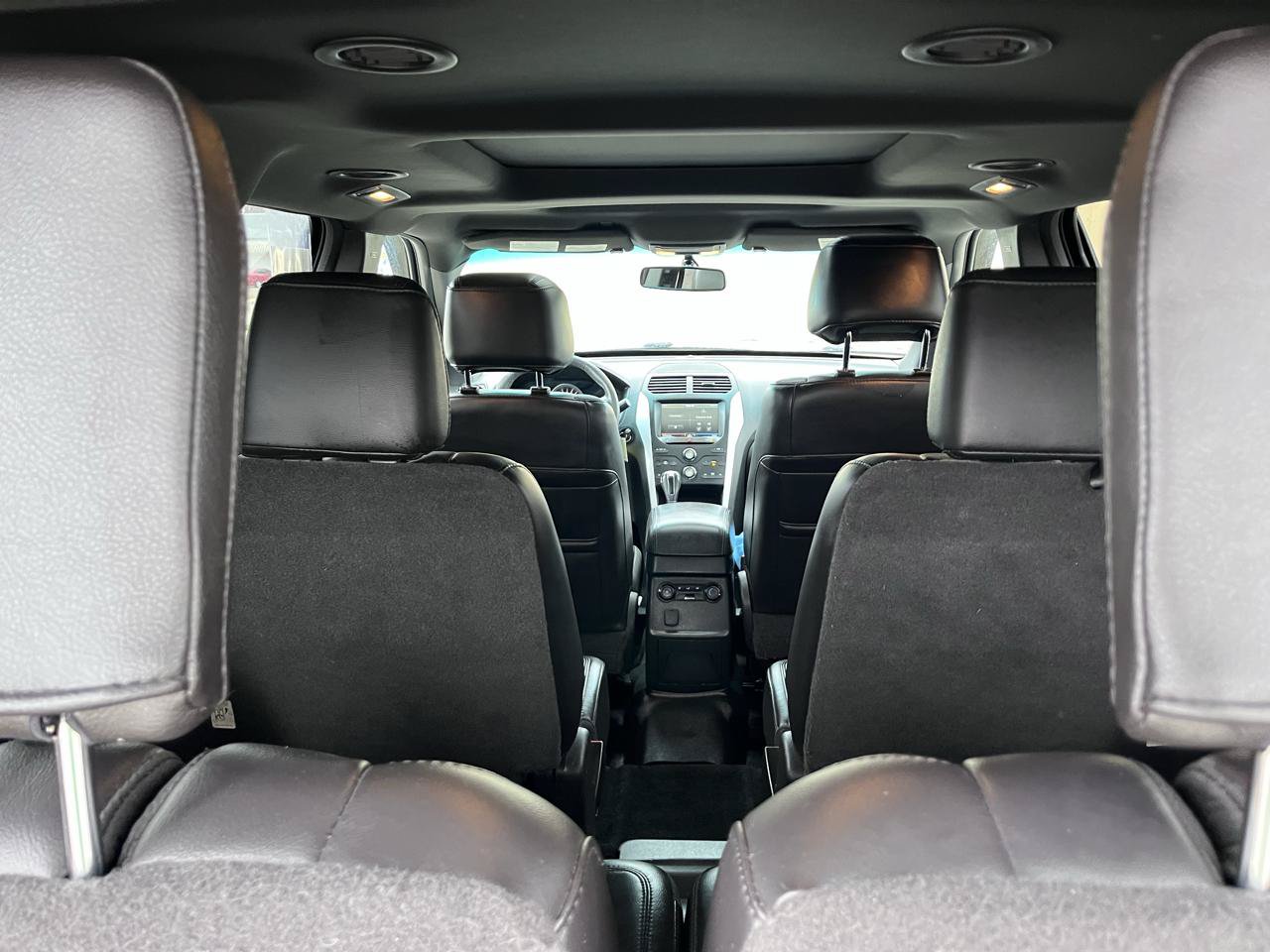 Used 2015 Ford Explorer XLT w/ Equipment Group 202B AWD/4WD image 13
