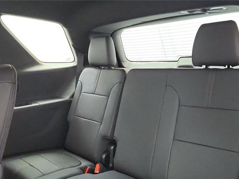 Used 2023 Chevrolet Traverse RS FWD image 47