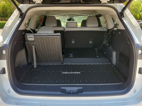 New 2026 Toyota Highlander XLE AWD/4WD image 9
