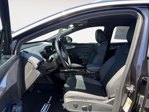 Certified 2023 Volkswagen ID.4 Pro S Plus AWD/4WD image 10