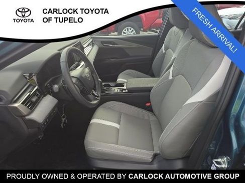 Used 2026 Toyota Camry SE w/ Convenience Package image 6