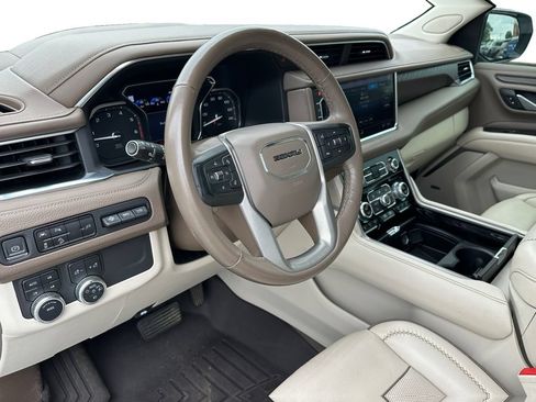 Used 2021 GMC Yukon XL Denali AWD/4WD image 15