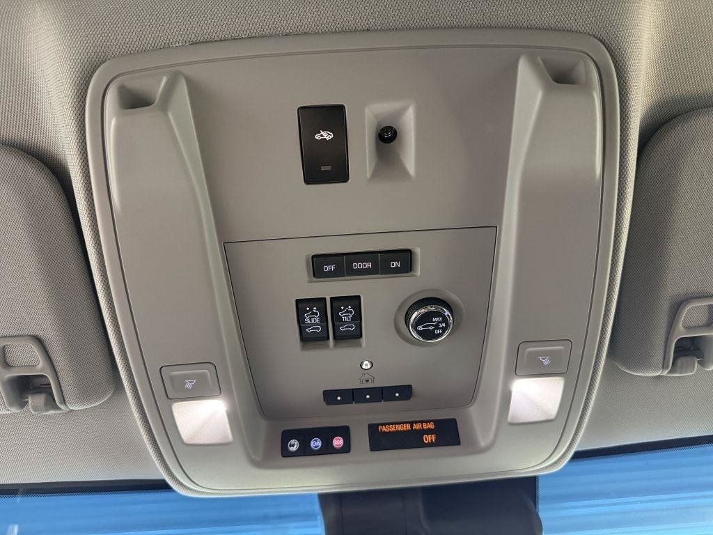 Used 2018 Cadillac Escalade ESV Premium Luxury AWD/4WD image 29