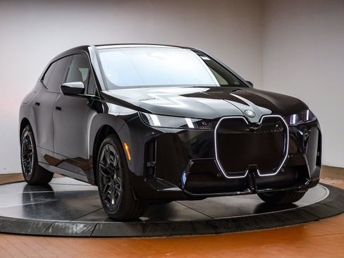 New 2026 BMW iX xDrive60 w/ M Sport Package image 3