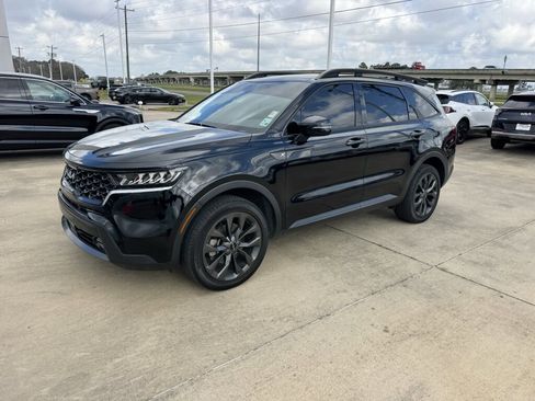 Certified 2023 Kia Sorento X-Line EX image 2