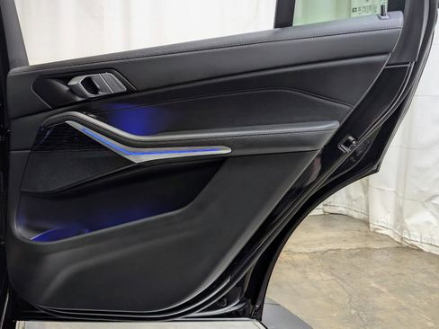 Used 2024 BMW X7 xDrive40i w/ M Sport Package image 26