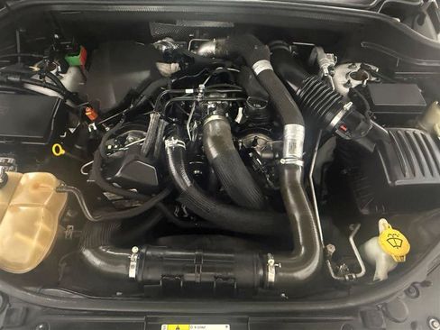Used 2015 Jeep Grand Cherokee Overland w/ Advanced Technology Group AWD/4WD image 19