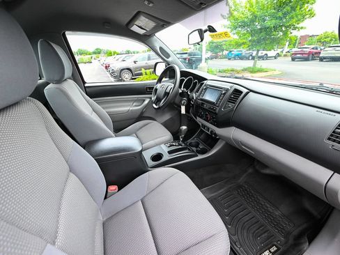 Used 2014 Toyota Tacoma 4x4 Regular Cab image 21