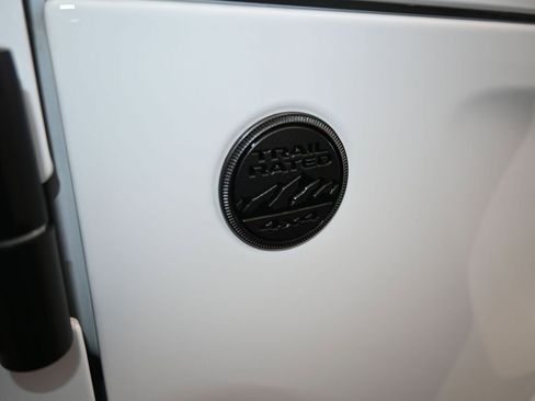 Used 2024 Jeep Gladiator Sport image 48