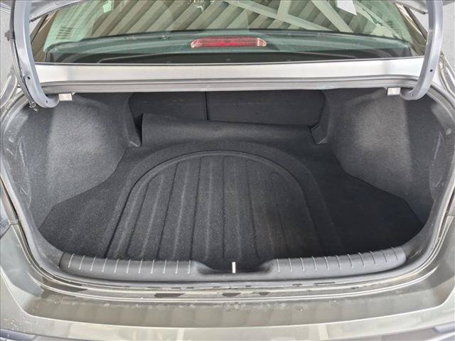 Used 2025 Hyundai Elantra SEL FWD image 6