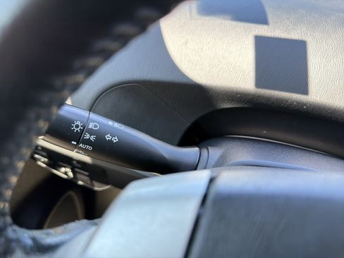 Used 2013 Toyota Prius Four w/ Deluxe Solar Roof Pkg FWD image 31